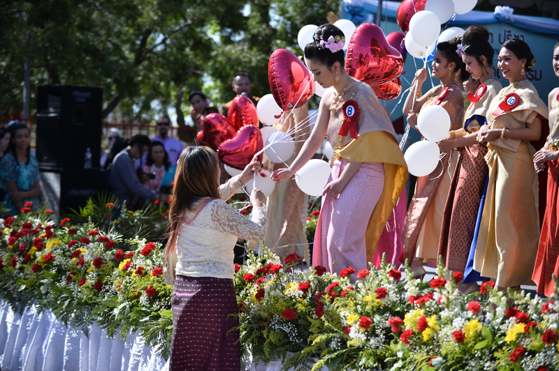 Women in traditional dress at the Songkran parade